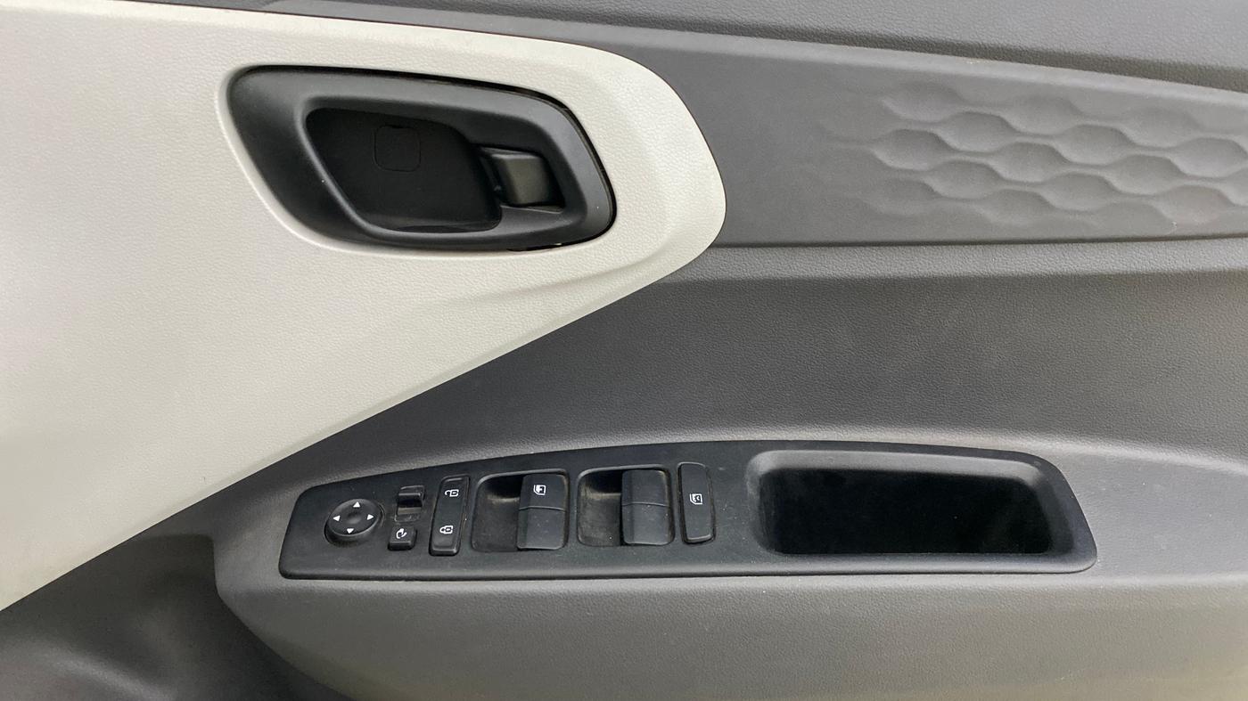 2021 Hyundai GRAND I10 NIOS MAGNA AMT 1.2 KAPPA VTVT, Petrol, Automatic, 13,842 km, Driver Side Door Panels Control