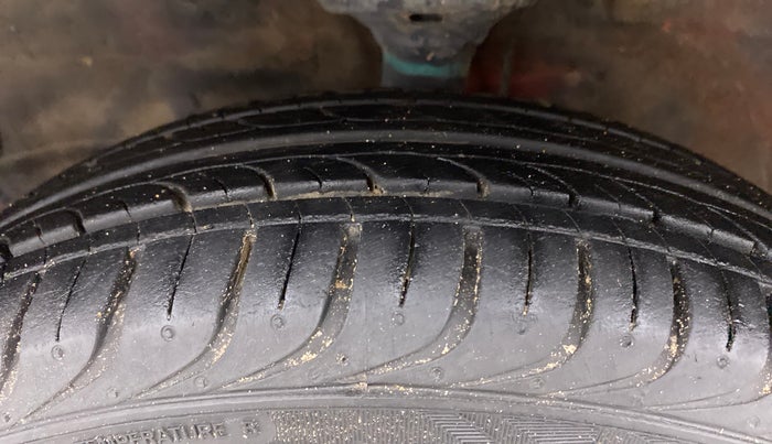 2015 Maruti Wagon R 1.0 VXI, Petrol, Manual, 67,993 km, Left Front Tyre Tread
