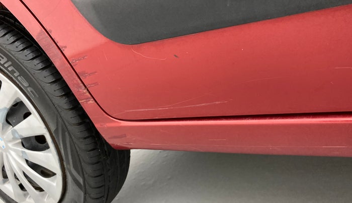 2015 Maruti Wagon R 1.0 VXI, Petrol, Manual, 67,993 km, Right running board - Minor scratches