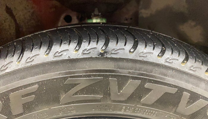 2017 Honda Brio S MT, Petrol, Manual, 75,417 km, Right Front Tyre Tread