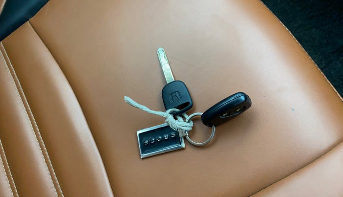 2017 Honda Brio S MT, Petrol, Manual, 75,417 km, Key Close Up