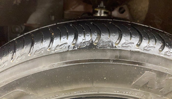 2017 Honda Brio S MT, Petrol, Manual, 75,417 km, Left Front Tyre Tread