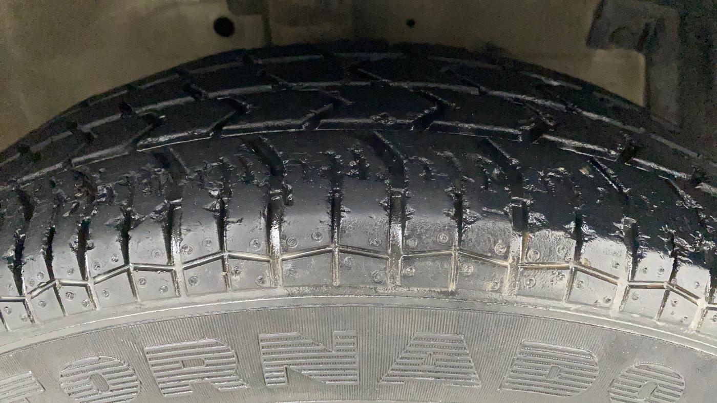 2015 Maruti Swift Dzire VXI, Petrol, Manual, 31,177 km, Right Front Tyre Tread