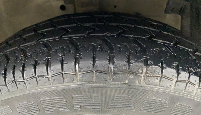2015 Maruti Swift Dzire VXI, Petrol, Manual, 31,177 km, Right Front Tyre Tread