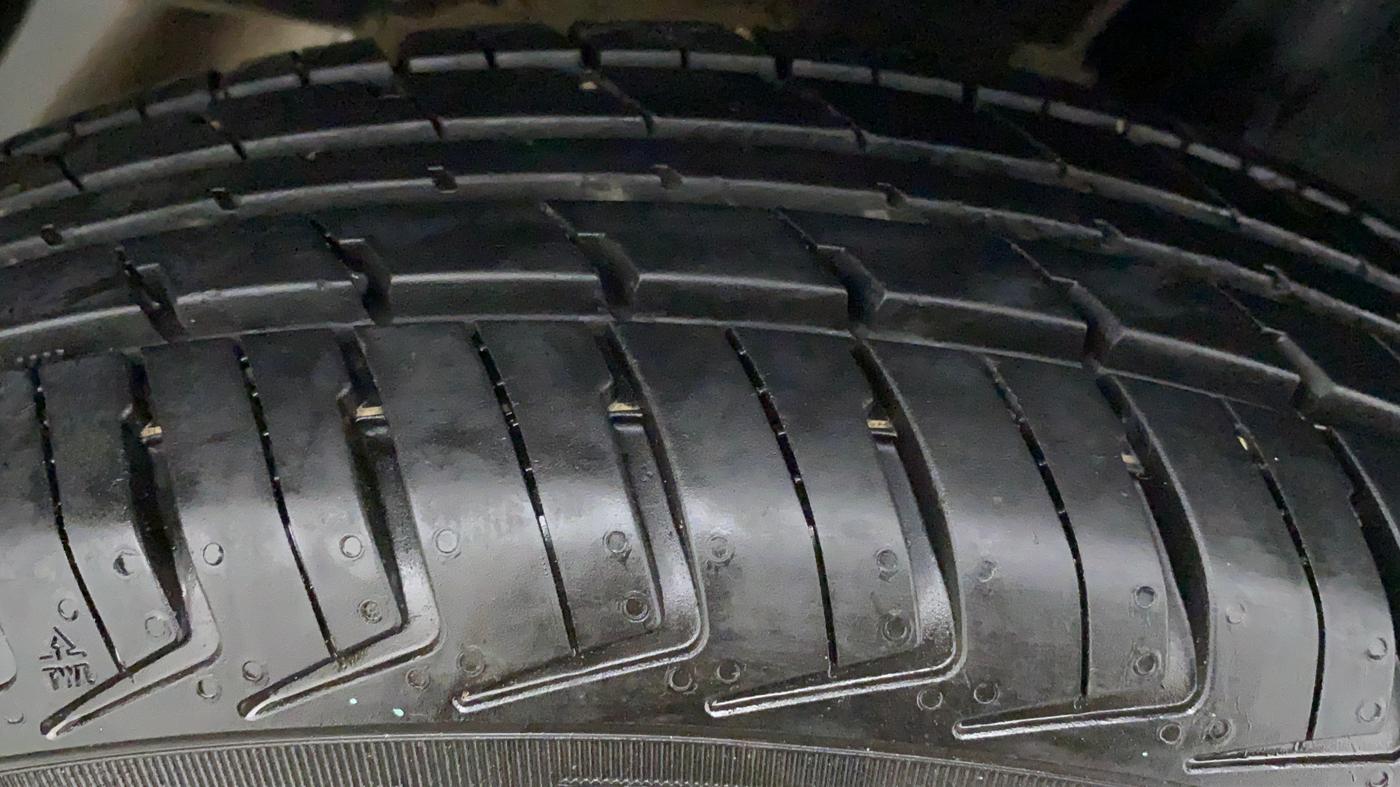 2017 Datsun Redi Go T (O), Petrol, Manual, 13,352 km, Right Front Tyre Tread