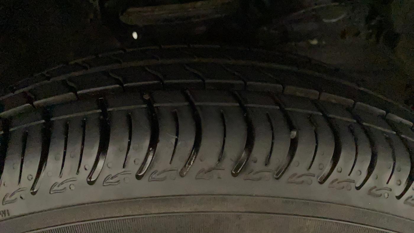 2022 Maruti S PRESSO VXI PLUS (O) AMT, Petrol, Automatic, 683 km, Right Front Tyre Tread