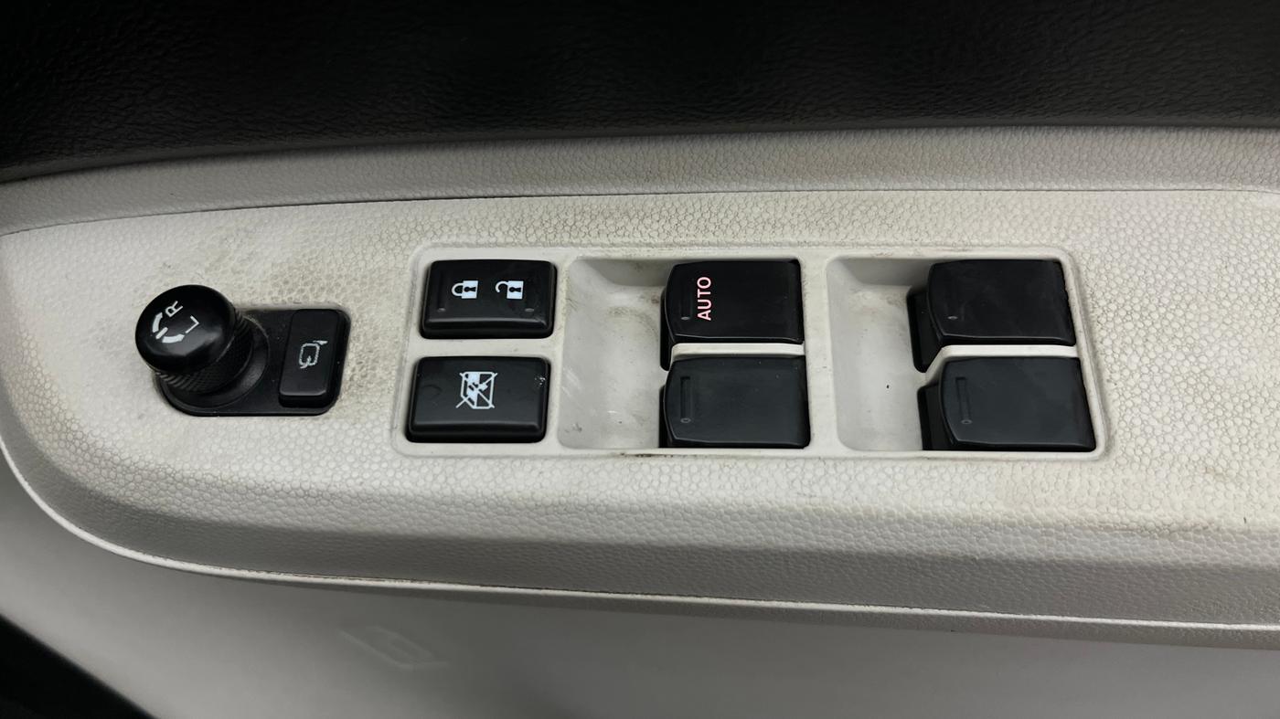 2020 Maruti IGNIS ZETA 1.2 AMT, Petrol, Automatic, 39,666 km, Driver Side Door Panels Control