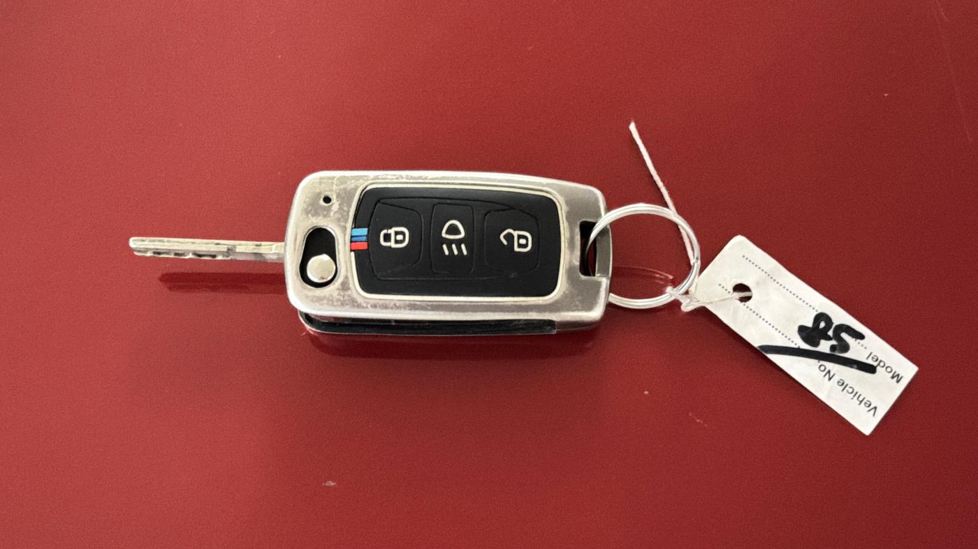 2019 Tata Tiago XZ PLUS PETROL, Petrol, Manual, 87,296 km, Key Close Up