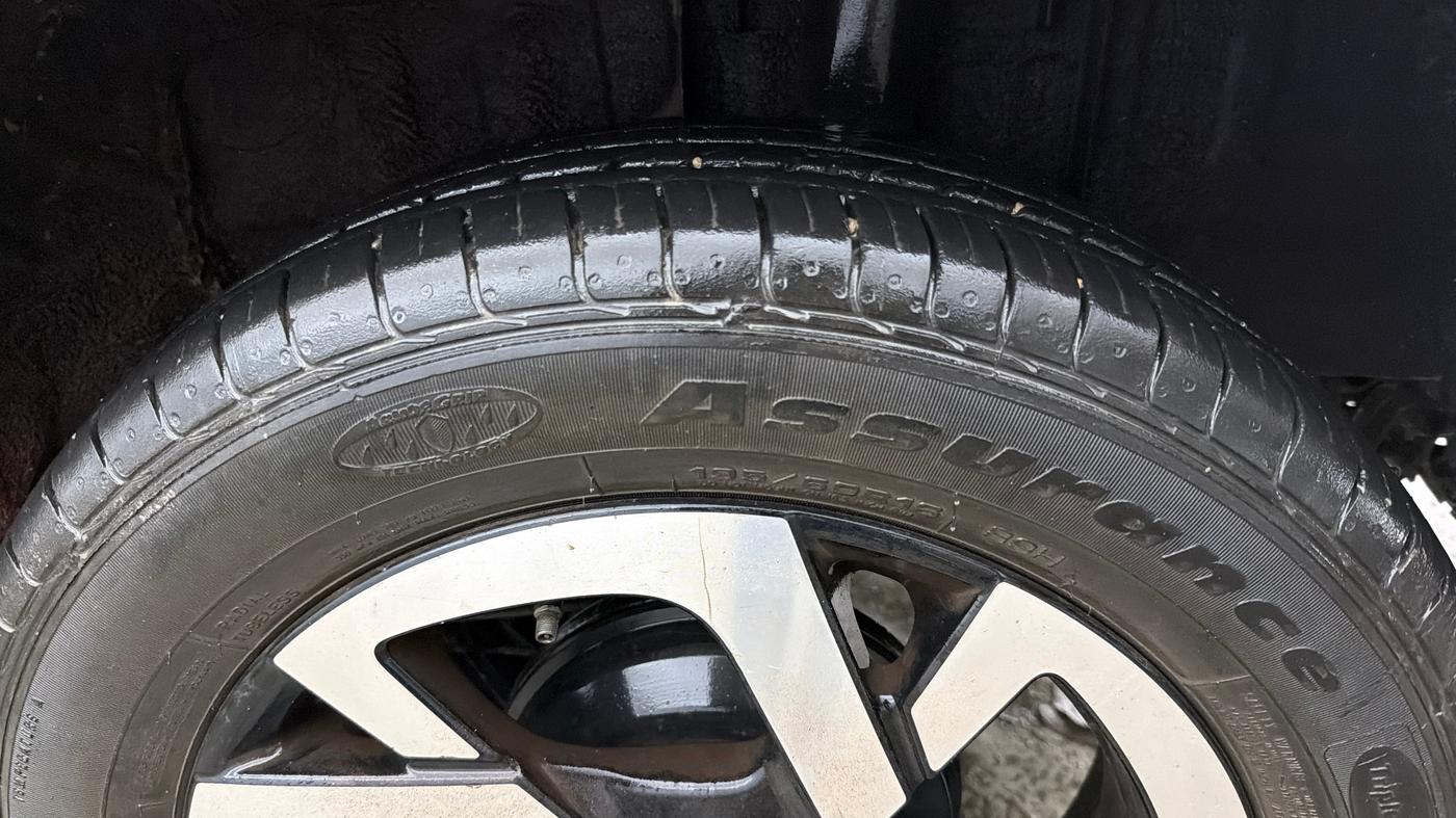 2022 Nissan MAGNITE XV PREMIUM TURBO CVT, Petrol, Automatic, 46,174 km, Left Rear Tyre Tread