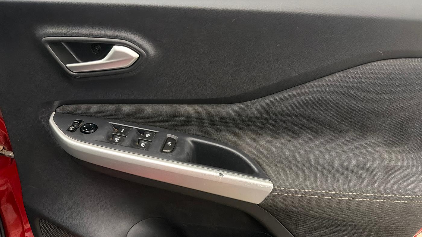 2022 Nissan MAGNITE XV PREMIUM TURBO CVT, Petrol, Automatic, 46,174 km, Driver Side Door Panels Control