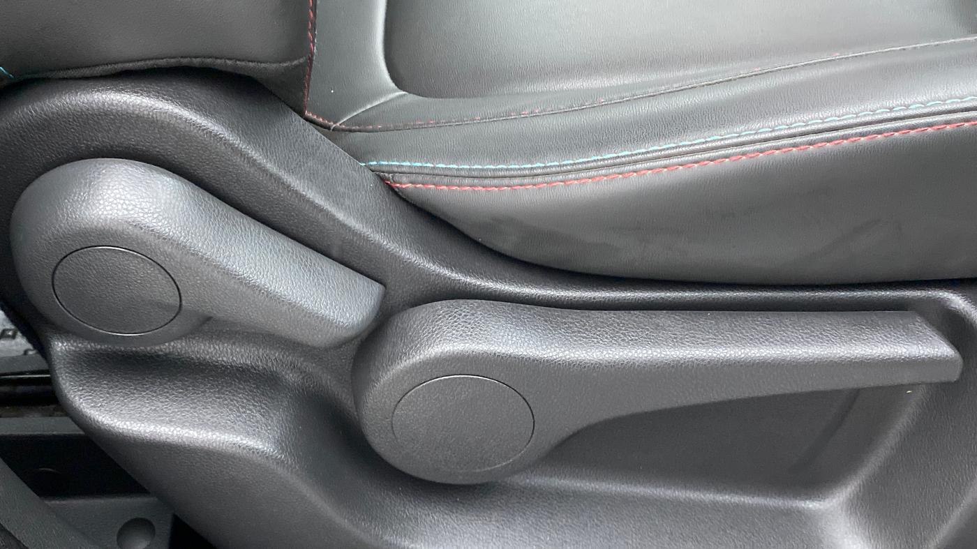 2019 Renault Captur PLATINE DUAL TONE, Diesel, Manual, 24,723 km, Driver Side Adjustment Panel