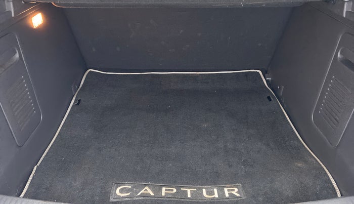 2019 Renault Captur PLATINE DUAL TONE, Diesel, Manual, 24,723 km, Boot Inside