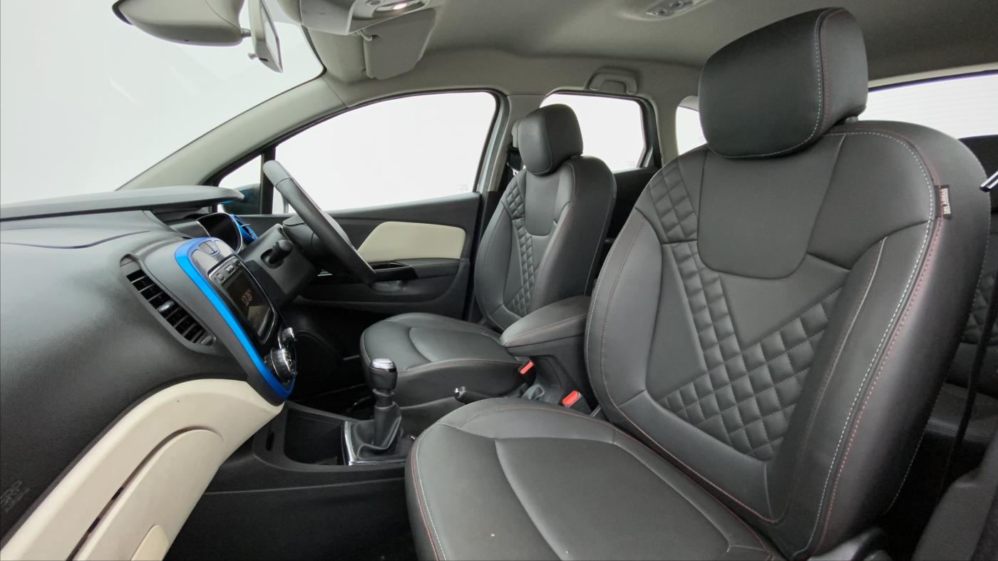 2019 Renault Captur PLATINE DUAL TONE, Diesel, Manual, 24,723 km, Right Side Front Door Cabin