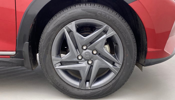 2021 Hyundai NEW I20 SPORTZ 1.2 MT, Petrol, Manual, 29,004 km, Right Front Wheel