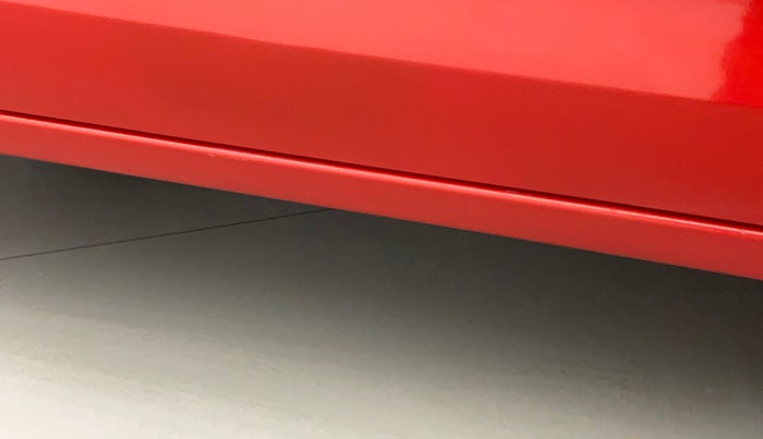 2019 Maruti Swift VXI, Petrol, Manual, 16,646 km, Right running board - Minor scratches
