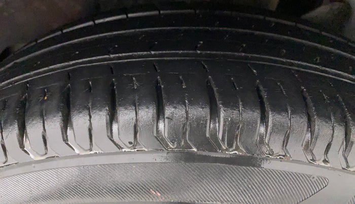 2019 Maruti Swift VXI, Petrol, Manual, 16,646 km, Left Rear Tyre Tread