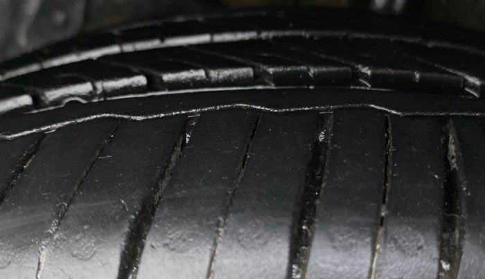 2017 Tata Zest XMS RT, Petrol, Manual, 47,245 km, Left Front Tyre Tread