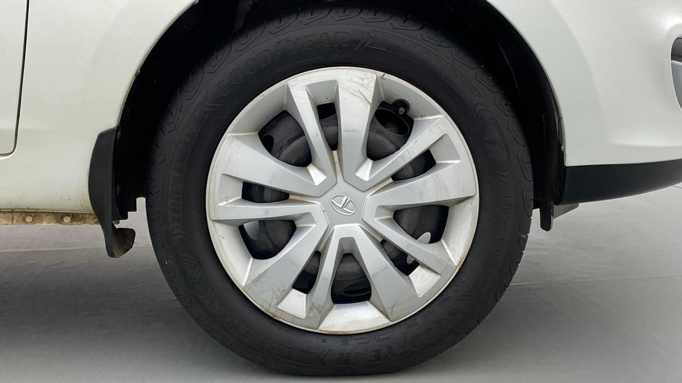2017 Tata Zest XMS RT, Petrol, Manual, 47,245 km, Right Front Wheel