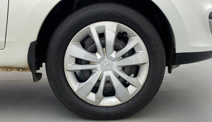 2017 Tata Zest XMS RT, Petrol, Manual, 47,245 km, Right Front Wheel