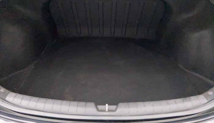 2018 Hyundai Verna 1.6 SX VTVT AT (O), Petrol, Automatic, 60,877 km, Boot Inside