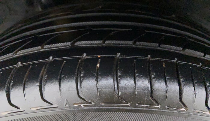 2018 Hyundai Verna 1.6 SX VTVT AT (O), Petrol, Automatic, 60,877 km, Right Rear Tyre Tread