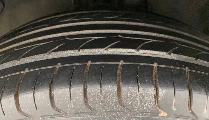 2010 Hyundai i20 ASTA 1.2, Petrol, Manual, 98,586 km, Left Front Tyre Tread
