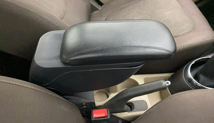 2010 Hyundai i20 ASTA 1.2, Petrol, Manual, 98,586 km, Driver seat - Armrest has minor damage