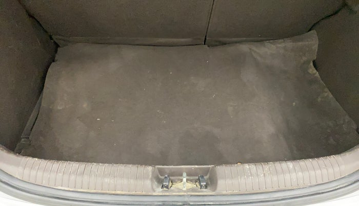2010 Hyundai i20 ASTA 1.2, Petrol, Manual, 98,586 km, Boot Inside