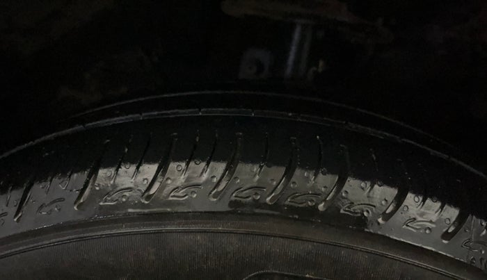 2019 Maruti Baleno DELTA PETROL 1.2, Petrol, Manual, 77,821 km, Left Front Tyre Tread