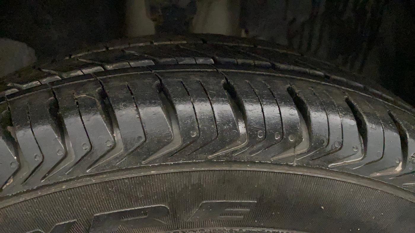 2020 Renault Kwid RXL, Petrol, Manual, 58,414 km, Right Front Tyre Tread