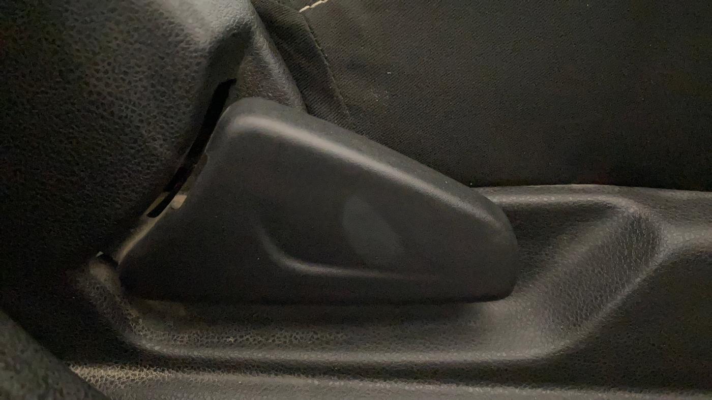 2020 Renault Kwid RXL, Petrol, Manual, 58,414 km, Driver Side Adjustment Panel