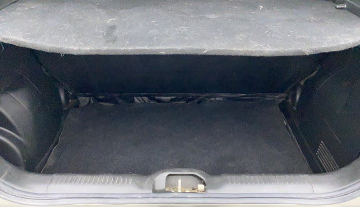 2018 Maruti Swift LXI D, Petrol, Manual, 33,942 km, Boot Inside