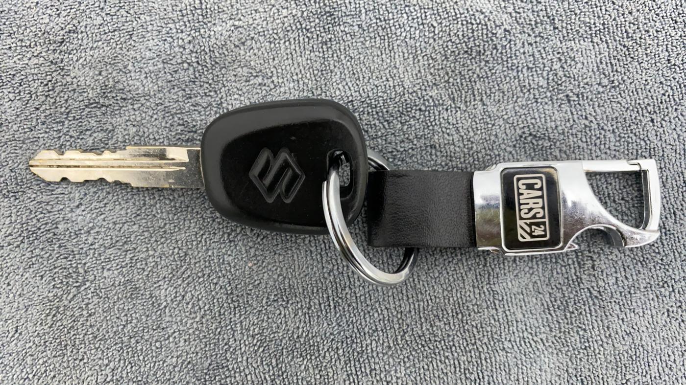 2018 Maruti Swift LXI D, Petrol, Manual, 33,942 km, Key Close Up