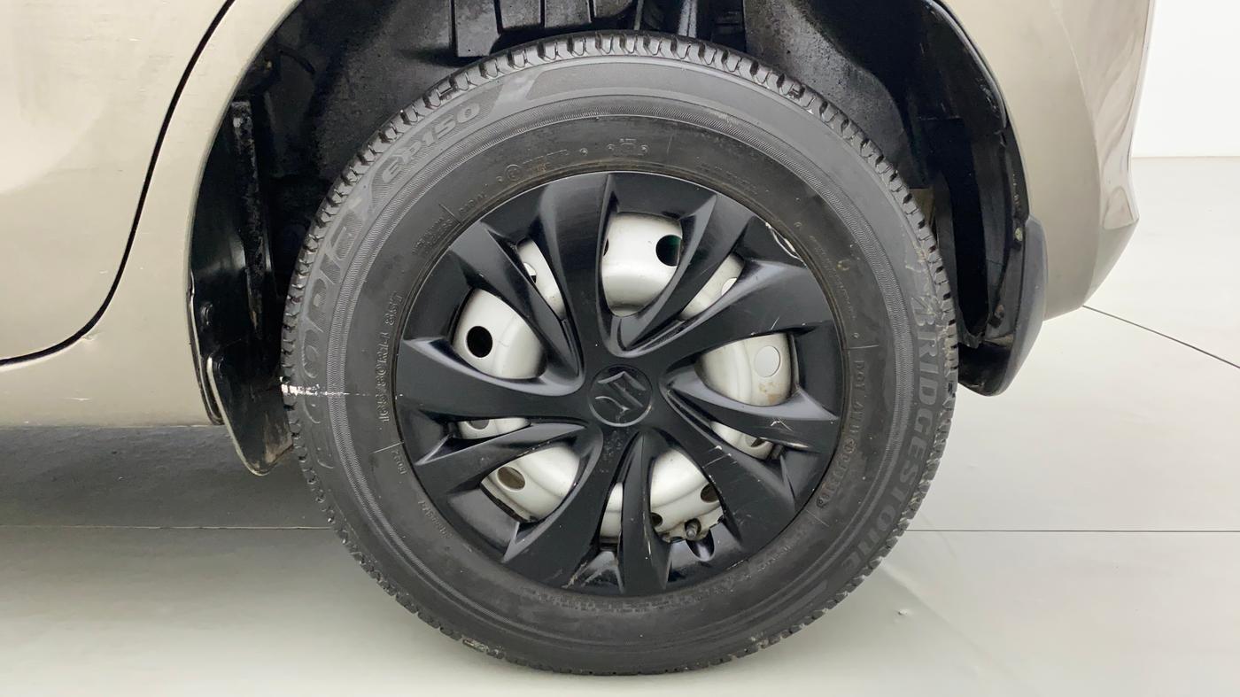 2018 Maruti Swift LXI D, Petrol, Manual, 33,942 km, Left Rear Wheel