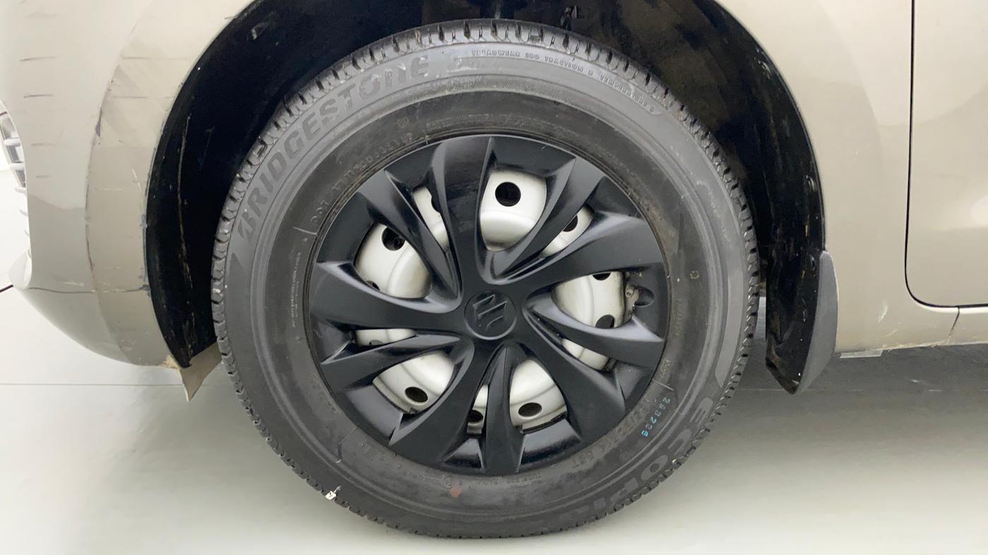 2018 Maruti Swift LXI D, Petrol, Manual, 33,942 km, Left Front Wheel