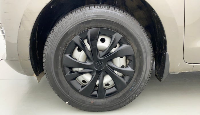 2018 Maruti Swift LXI D, Petrol, Manual, 33,942 km, Left Front Wheel