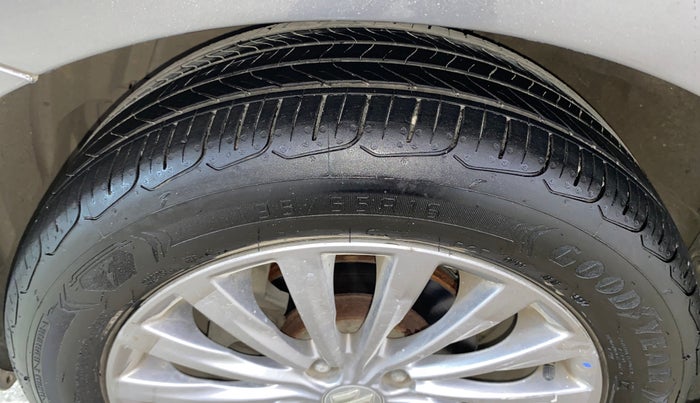 2018 Maruti Ciaz ALPHA  AT 1.4  PETROL, Petrol, Automatic, 59,579 km, Left Front Tyre Tread