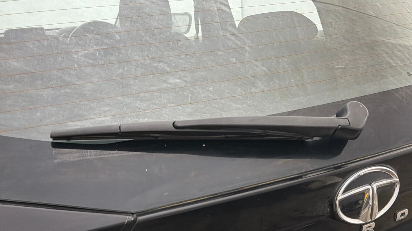 2023 Tata ALTROZ XZA, Petrol, Automatic, 23,796 km, Rear Wiper