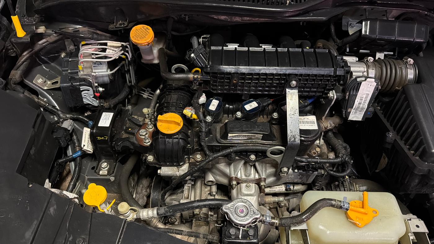2023 Tata ALTROZ XZA, Petrol, Automatic, 23,796 km, Engine View - Right