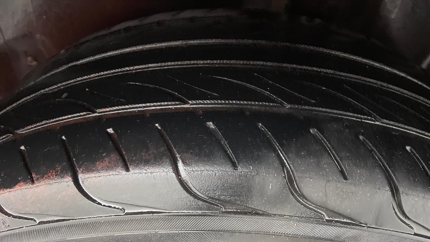 2015 Volkswagen Polo COMFORTLINE 1.2L PETROL, Petrol, Manual, 94,802 km, Left Rear Tyre Tread