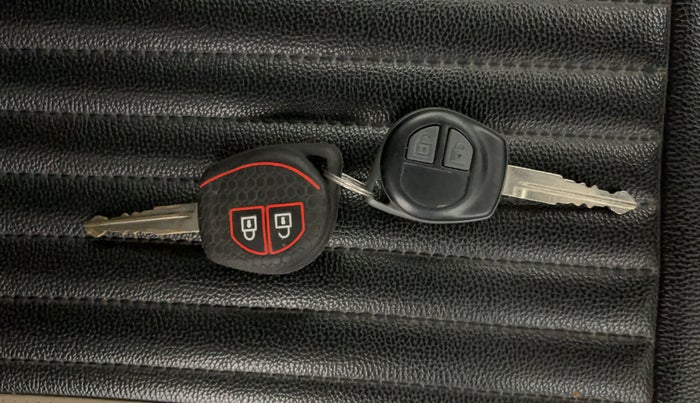 2017 Maruti Wagon R 1.0 VXI+ AMT, Petrol, Automatic, 46,495 km, Key Close Up