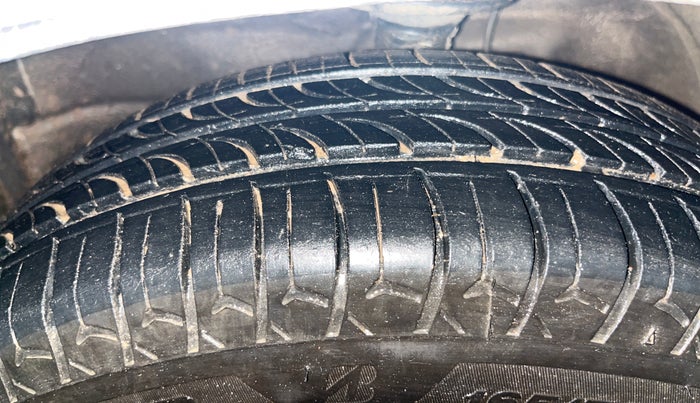 2017 Maruti Wagon R 1.0 VXI+ AMT, Petrol, Automatic, 46,495 km, Left Front Tyre Tread