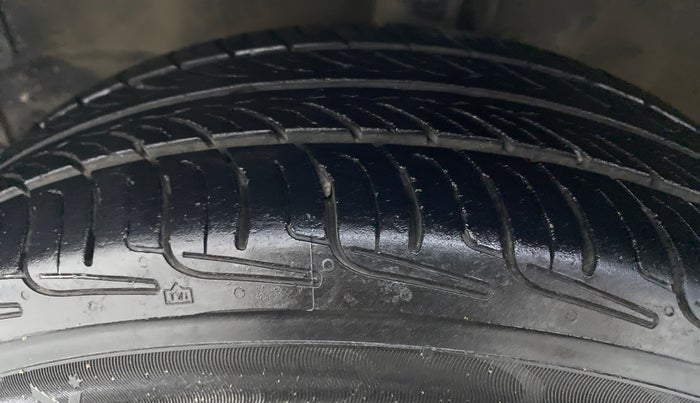 2017 Maruti Wagon R 1.0 VXI, Petrol, Manual, 60,053 km, Left Front Tyre Tread