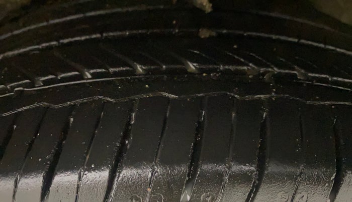 2014 Ford Ecosport TITANIUM 1.5L PETROL AT, Petrol, Automatic, 78,667 km, Left Rear Tyre Tread