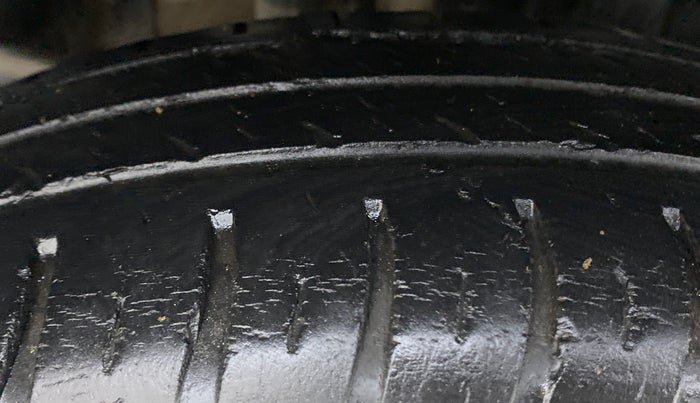 2018 Maruti Swift VXI, Petrol, Manual, 36,739 km, Right Rear Tyre Tread