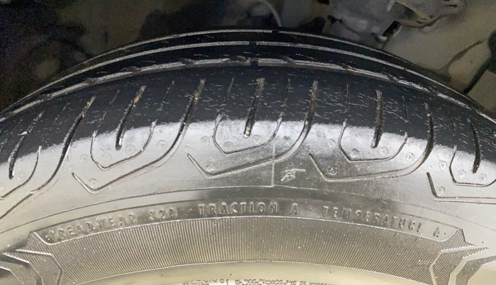 2015 Hyundai Elite i20 SPORTZ 1.2, Petrol, Manual, 48,560 km, Right Front Tyre Tread