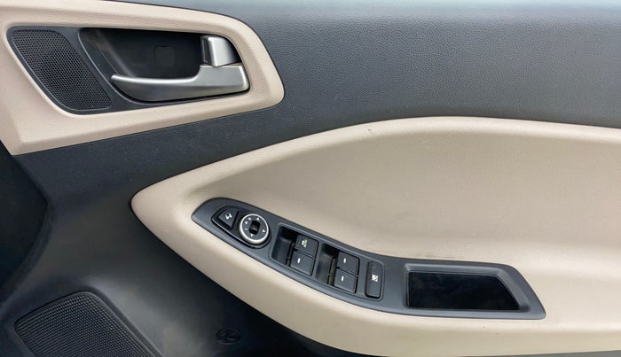 2015 Hyundai Elite i20 SPORTZ 1.2, Petrol, Manual, 48,560 km, Driver Side Door Panels Control