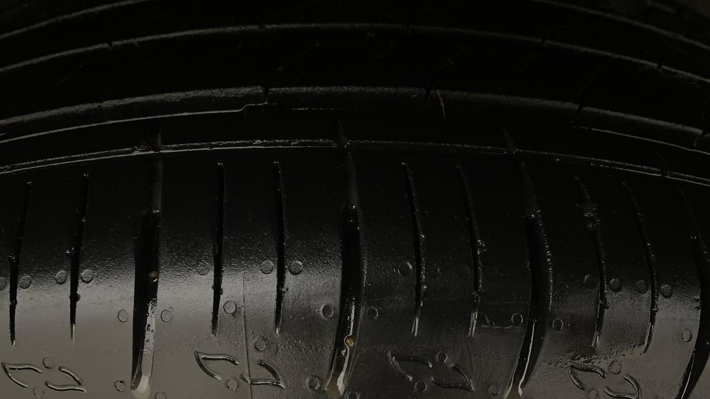 2019 Tata Harrier XZ 2.0L, Diesel, Manual, 62,458 km, Right Front Tyre Tread