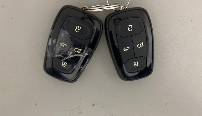 2019 Tata Harrier XZ 2.0L, Diesel, Manual, 61,983 km, Key Close Up