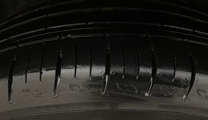 2019 Tata Harrier XZ 2.0L, Diesel, Manual, 61,983 km, Left Front Tyre Tread